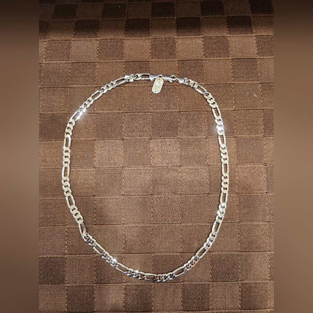 Nautica brand Silver tone Figaro Necklace. 18"
